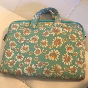 3 for 10 🌱 Floral laptop bag